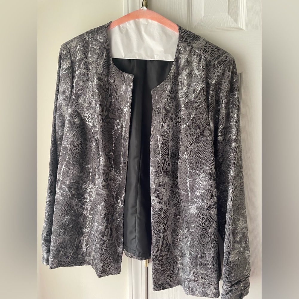 Dressbarn Gray Blazer with Metallic Texture